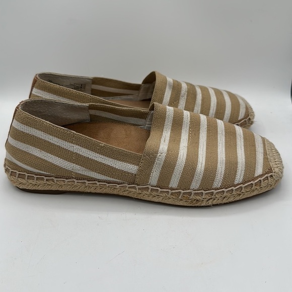 Vionic Valeri tan and white striped espadrille flats, size 6.5 - Picture 2 of 9
